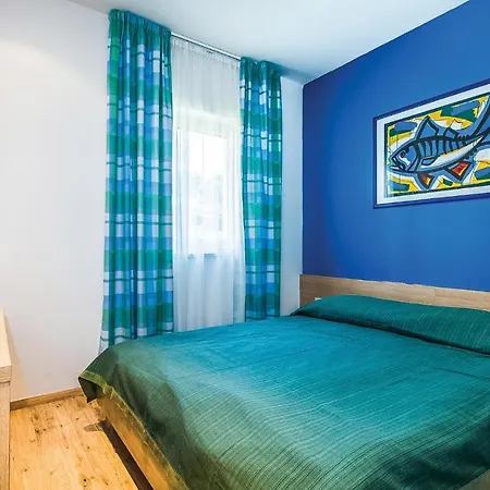 Beautiful In With Outdoor Swimming Pool, Wifi And Swimming Pool *