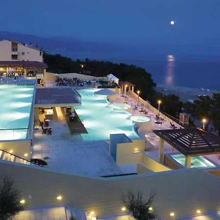 Beautiful In With Outdoor Swimming Pool, Wifi And Swimming Pool Apartment Novi Vinodolski