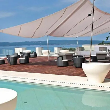 Apartment Beautiful In With Outdoor Swimming Pool, Wifi And Swimming Pool *