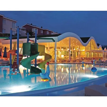 Apartment Beautiful In With Outdoor Swimming Pool, Wifi And Swimming Pool