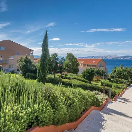 Apartment Beautiful In With Outdoor Swimming Pool, Wifi And Swimming Pool
