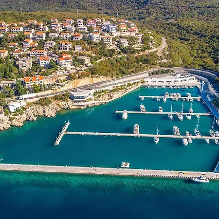 Beautiful In With Outdoor Swimming Pool, Wifi And Swimming Pool * Novi Vinodolski