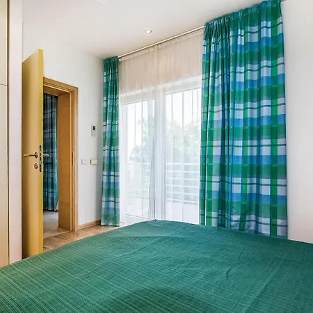 Beautiful In With Outdoor Swimming Pool, Wifi And Swimming Pool *